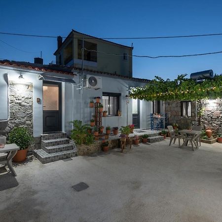 Ρίζες - Rizes Lägenhet Repanidhion Exteriör bild